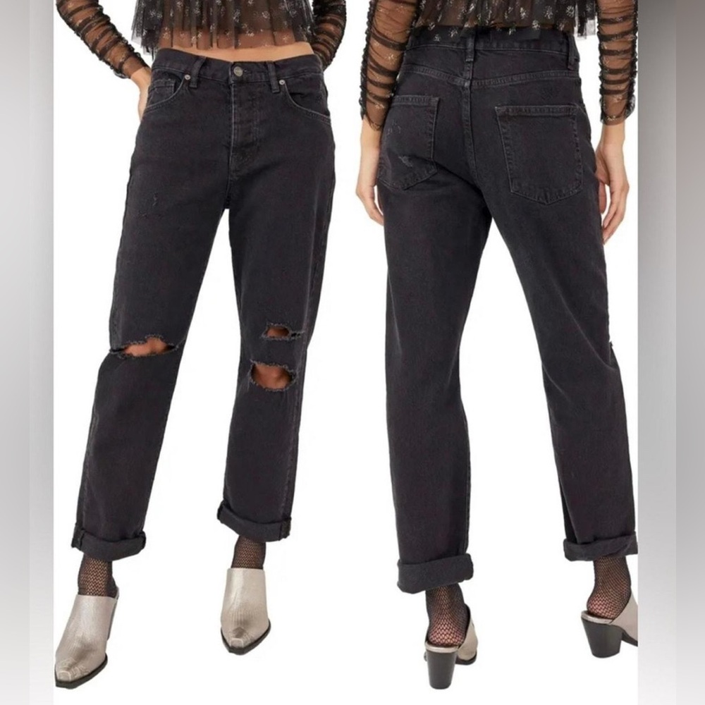 We the Free faded Distressed black jeans. High waist. Button fly. Women size 25‎